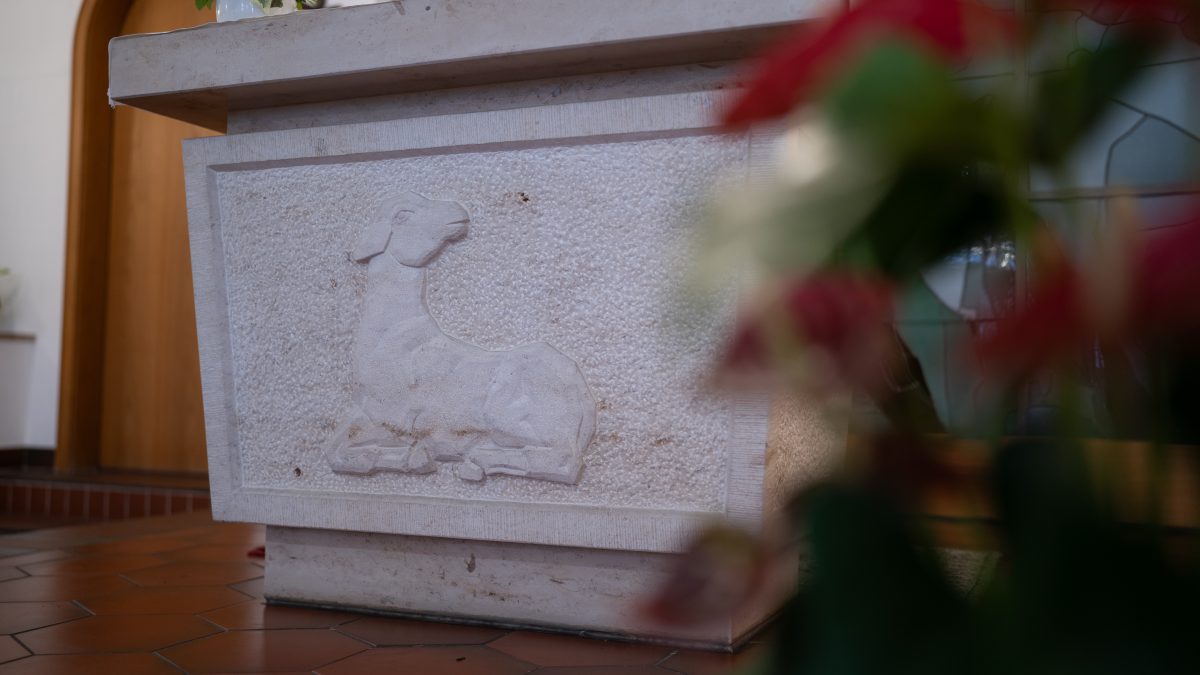 Bild zeigt Ausschnitt vom Altar der hauseigenen Kapelle.