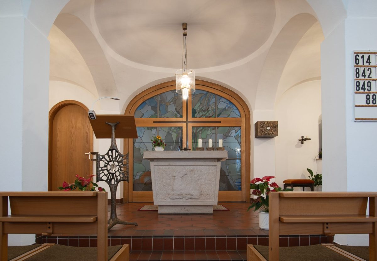 Bild zeigt Altar der Kapelle.