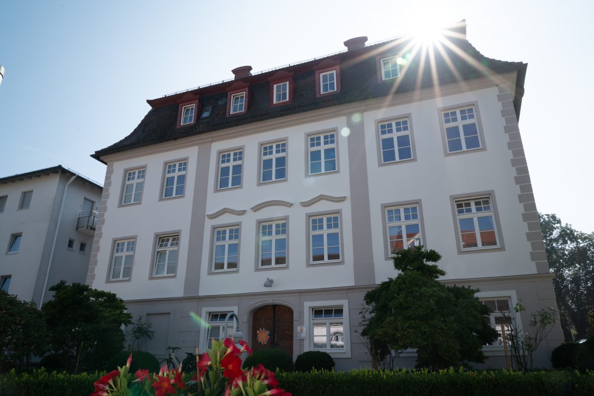 Ausschnitt vom historischen Geb&auml;ude-Trakt des Johannesheims.